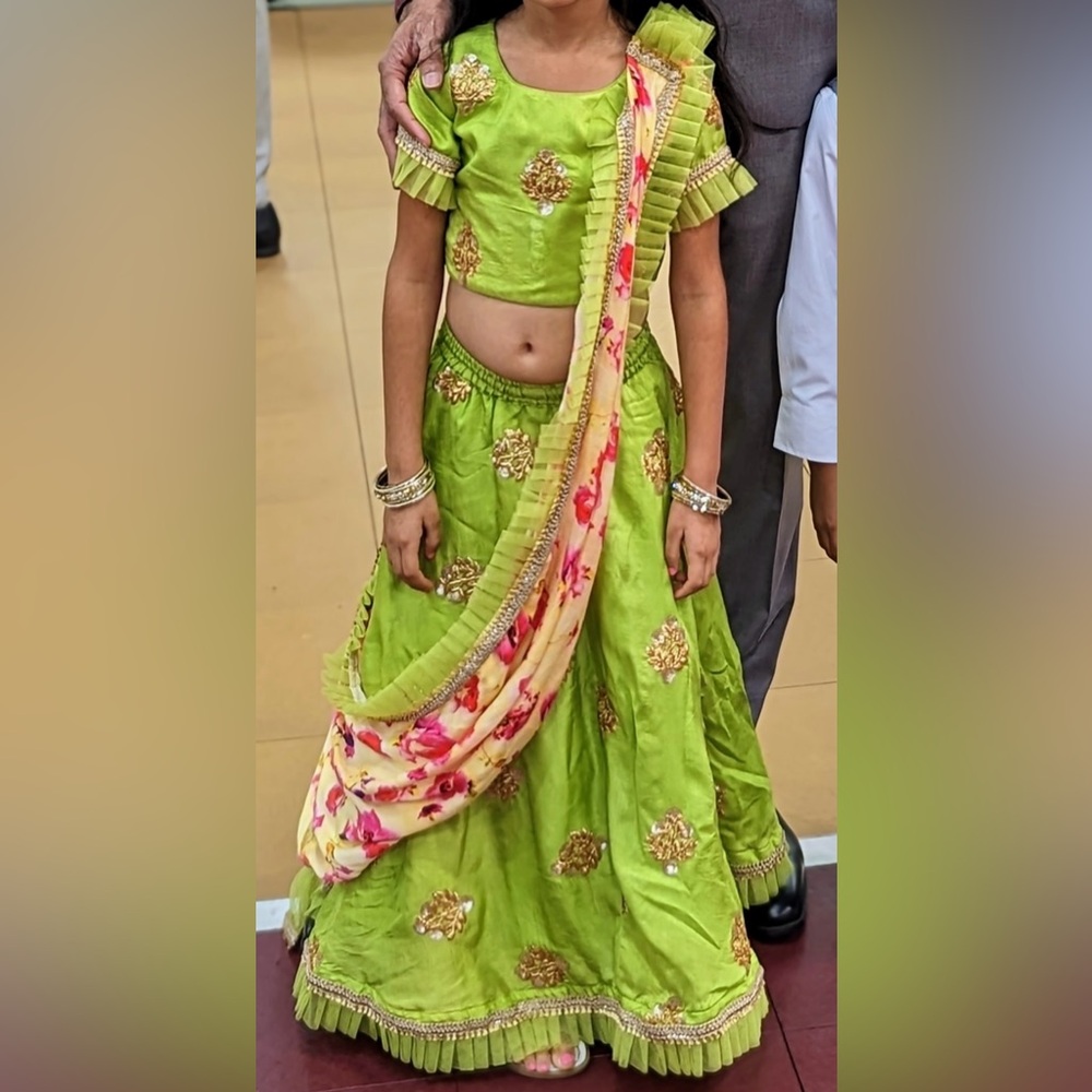 Little Muffet Lime Green Toddler Lengha Choli Floral Dupata Sz 3-4 yr (like 5 yr